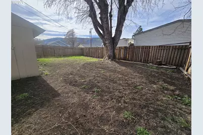 3208 W 7th St, The Dalles, OR 97058 - Photo 7