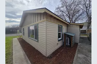 3208 W 7th St, The Dalles, OR 97058 - Photo 5