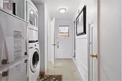 2320 SW Dolph Ct, Portland, OR 97219 - Photo 13