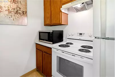 2320 SW Dolph Ct, Portland, OR 97219 - Photo 9
