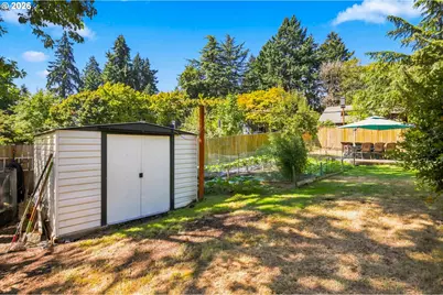 2320 SW Dolph Ct, Portland, OR 97219 - Photo 17