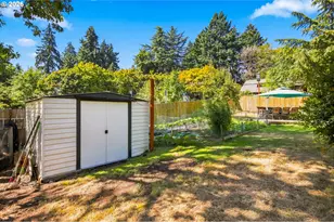 2320 SW Dolph Ct, Portland, OR 97219 - Photo 17