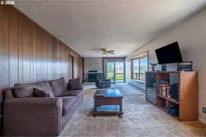1391 Bayview St, North Bend, OR 97459 - Photo 19
