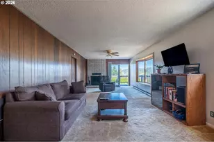 1391 Bayview St, North Bend, OR 97459 - Photo 19