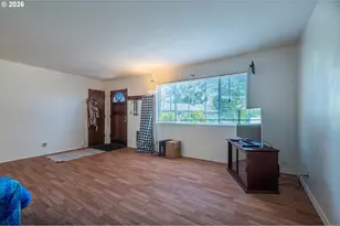 1391 Bayview St, North Bend, OR 97459 - Photo 11