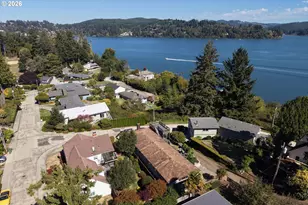 1391 Bayview St, North Bend, OR 97459 - Photo 39