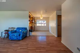 1391 Bayview St, North Bend, OR 97459 - Photo 9