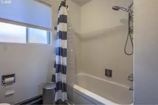 1391 Bayview St, North Bend, OR 97459 - Photo 25