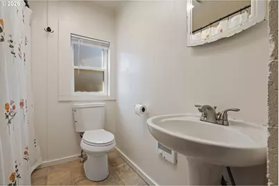 5628 SE Rural St, Portland, OR 97206 - Photo 9