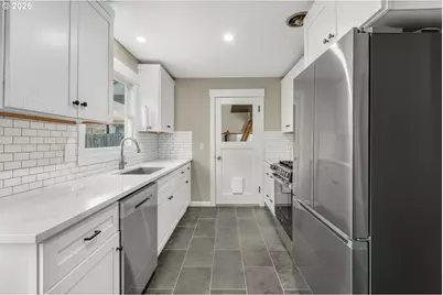 5921 SW 45th Ave, Portland, OR 97221 - Photo 5