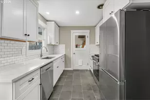 5921 SW 45th Ave, Portland, OR 97221 - Photo 5