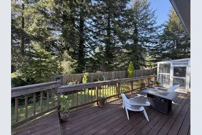 1099 Parkview Dr, Brookings, OR 97415 - Photo 43