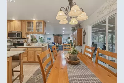 1099 Parkview Dr, Brookings, OR 97415 - Photo 11