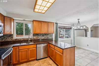 44 SW Birdsdale Dr, Gresham, OR 97080 - Photo 11