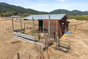 307 Towhee Ln, Tenmile, OR 97481 - Photo 35