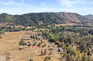 307 Towhee Ln, Tenmile, OR 97481 - Photo 41