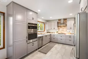 3023 SW Collins Ct, Portland, OR 97219 - Photo 17