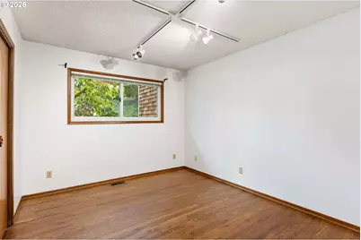 3023 SW Collins Ct, Portland, OR 97219 - Photo 31