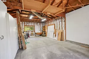 11851 SE Madison St, Portland, OR 97216 - Photo 37