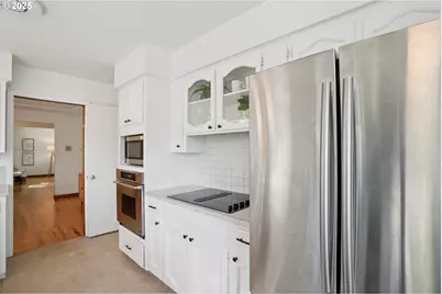 11851 SE Madison St, Portland, OR 97216 - Photo 15