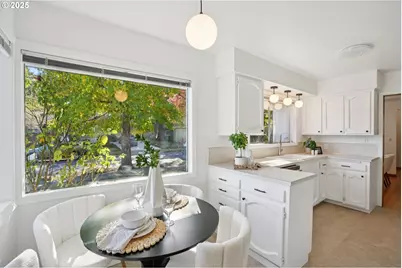 11851 SE Madison St, Portland, OR 97216 - Photo 17