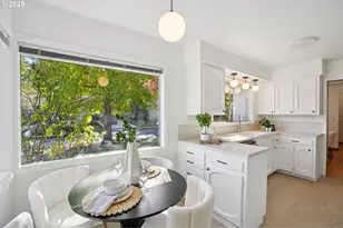 11851 SE Madison St, Portland, OR 97216 - Photo 17