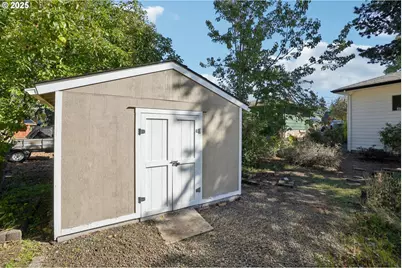 11851 SE Madison St, Portland, OR 97216 - Photo 45