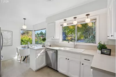 11851 SE Madison St, Portland, OR 97216 - Photo 11