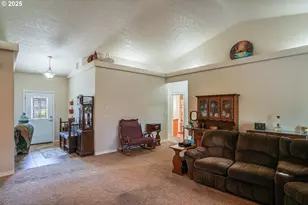 1231 SW 3rd Ave, Mill City, OR 97360 - Photo 23