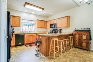 1231 SW 3rd Ave, Mill City, OR 97360 - Photo 11