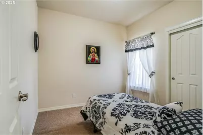 1231 SW 3rd Ave, Mill City, OR 97360 - Photo 27