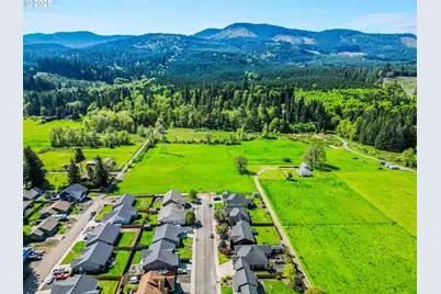 1231 SW 3rd Ave, Mill City, OR 97360 - Photo 5