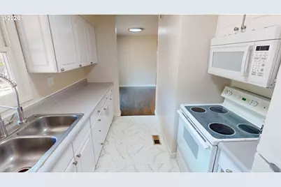 6354 Hiawatha Ct, Lake Oswego, OR 97035 - Photo 7