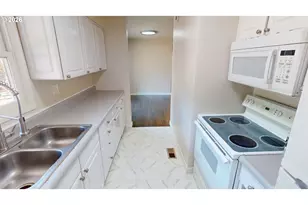 6354 Hiawatha Ct, Lake Oswego, OR 97035 - Photo 7