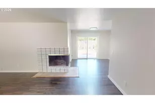 6354 Hiawatha Ct, Lake Oswego, OR 97035 - Photo 3