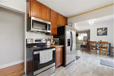 18149 SE Lincoln St, Portland, OR 97233 - Photo 15
