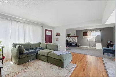 18149 SE Lincoln St, Portland, OR 97233 - Photo 9