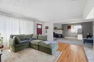 18149 SE Lincoln St, Portland, OR 97233 - Photo 9