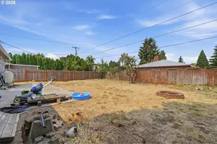 18149 SE Lincoln St, Portland, OR 97233 - Photo 35