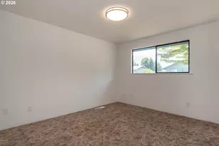 921 W Hickory St, Roseburg, OR 97471 - Photo 39