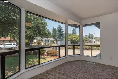921 W Hickory St, Roseburg, OR 97471 - Photo 9