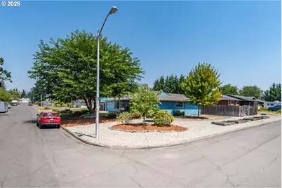 921 W Hickory St, Roseburg, OR 97471 - Photo 3