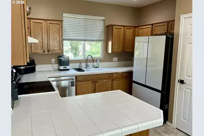 12226 SE Long St, Portland, OR 97236 - Photo 7