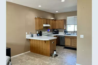 12226 SE Long St, Portland, OR 97236 - Photo 5