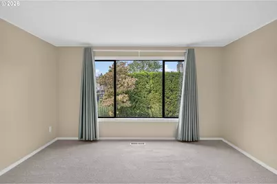 15805 NE Thompson St, Portland, OR 97230 - Photo 21