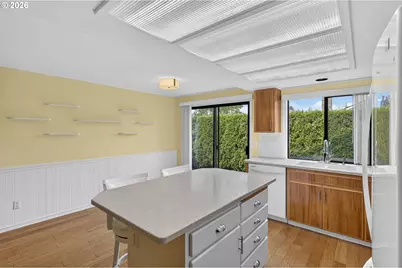 15805 NE Thompson St, Portland, OR 97230 - Photo 11