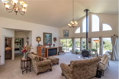 4300 Oak Hill Rd, Roseburg, OR 97471 - Photo 9
