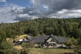 4300 Oak Hill Rd, Roseburg, OR 97471 - Photo 3