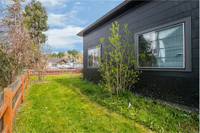 1119 Ash Ave, Cottage Grove, OR 97424 - Photo 29