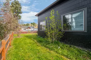 1119 Ash Ave, Cottage Grove, OR 97424 - Photo 29